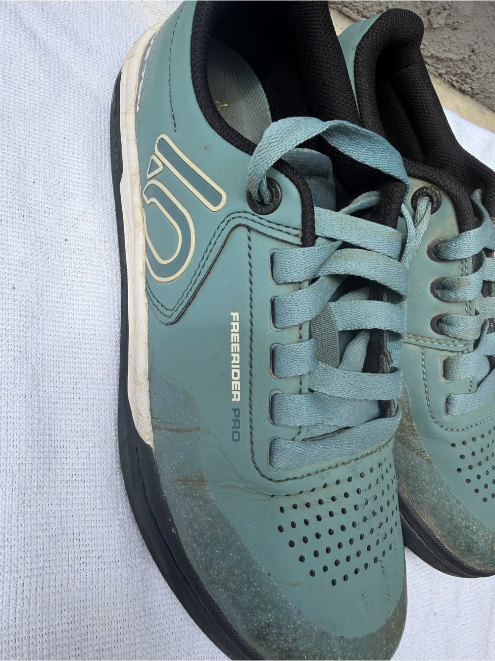 Five Ten Freerider Pros size 8 dusty blue